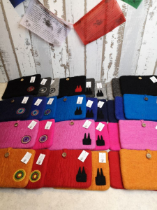 praktisches Etui für das Handy oder als Taschenorganizer